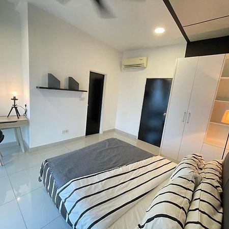 Twin Galaxy Residences 1+1 Homestay @ Johor Bahru Exteriör bild