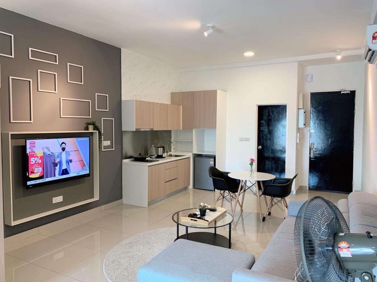 Twin Galaxy Residences 1+1 Homestay @ Johor Bahru Exteriör bild